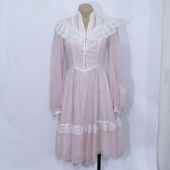 Gunne Sax Dresses & Skirts - Gunne Sax Romantic Renaissance Bridal Dress
